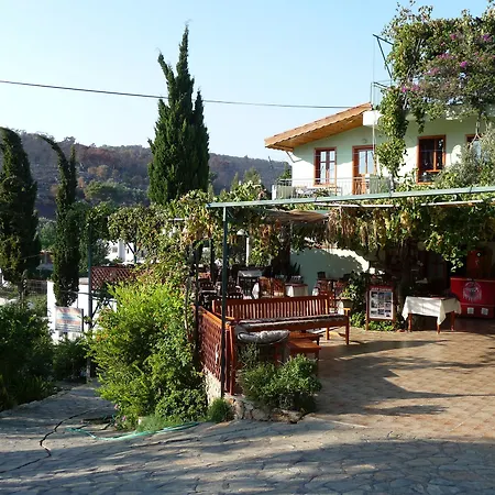 Πανσιόν St. Nicholas Πάταρα